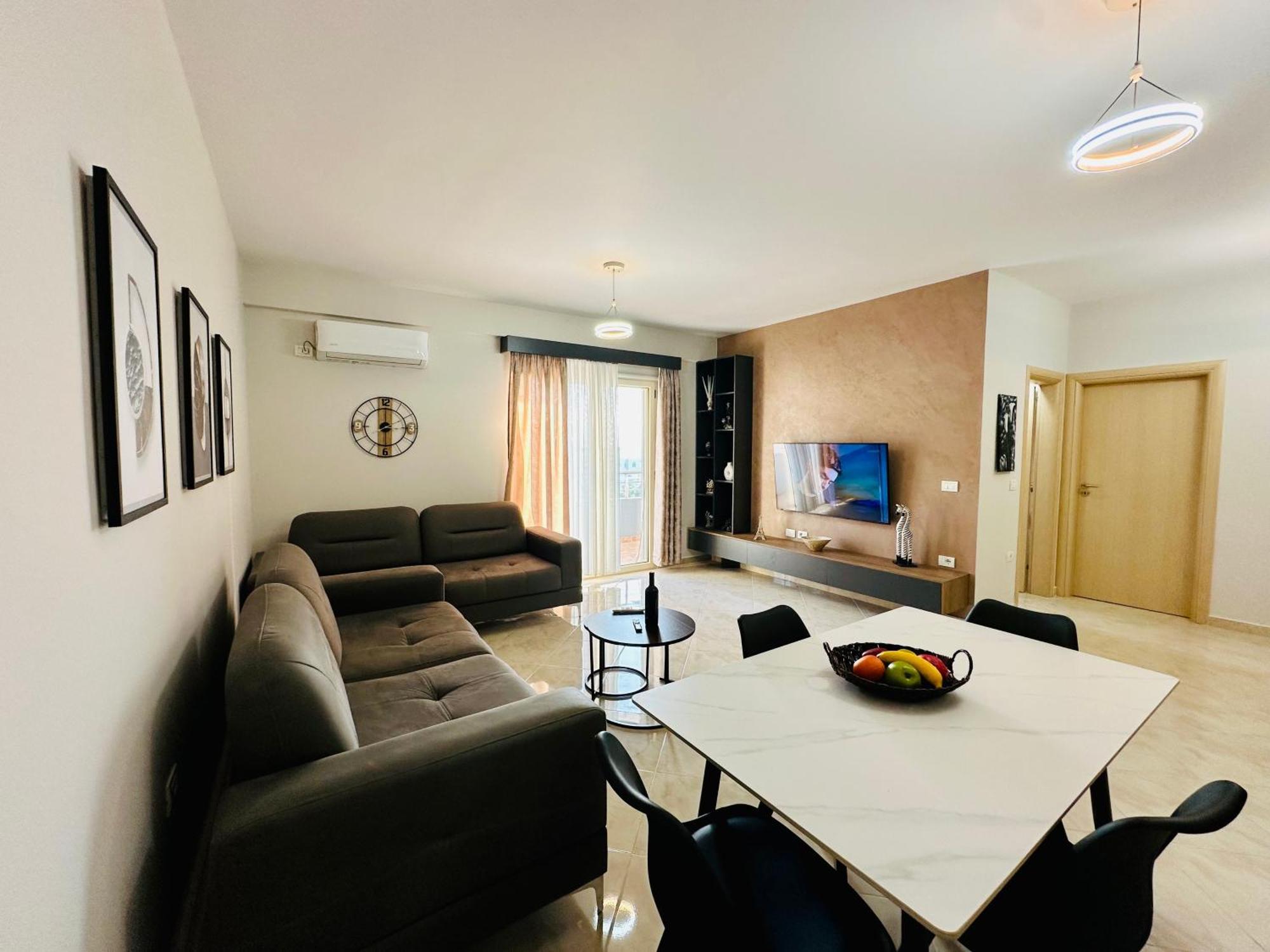 Jico Travel - Erjon Apartments فلورا المظهر الخارجي الصورة