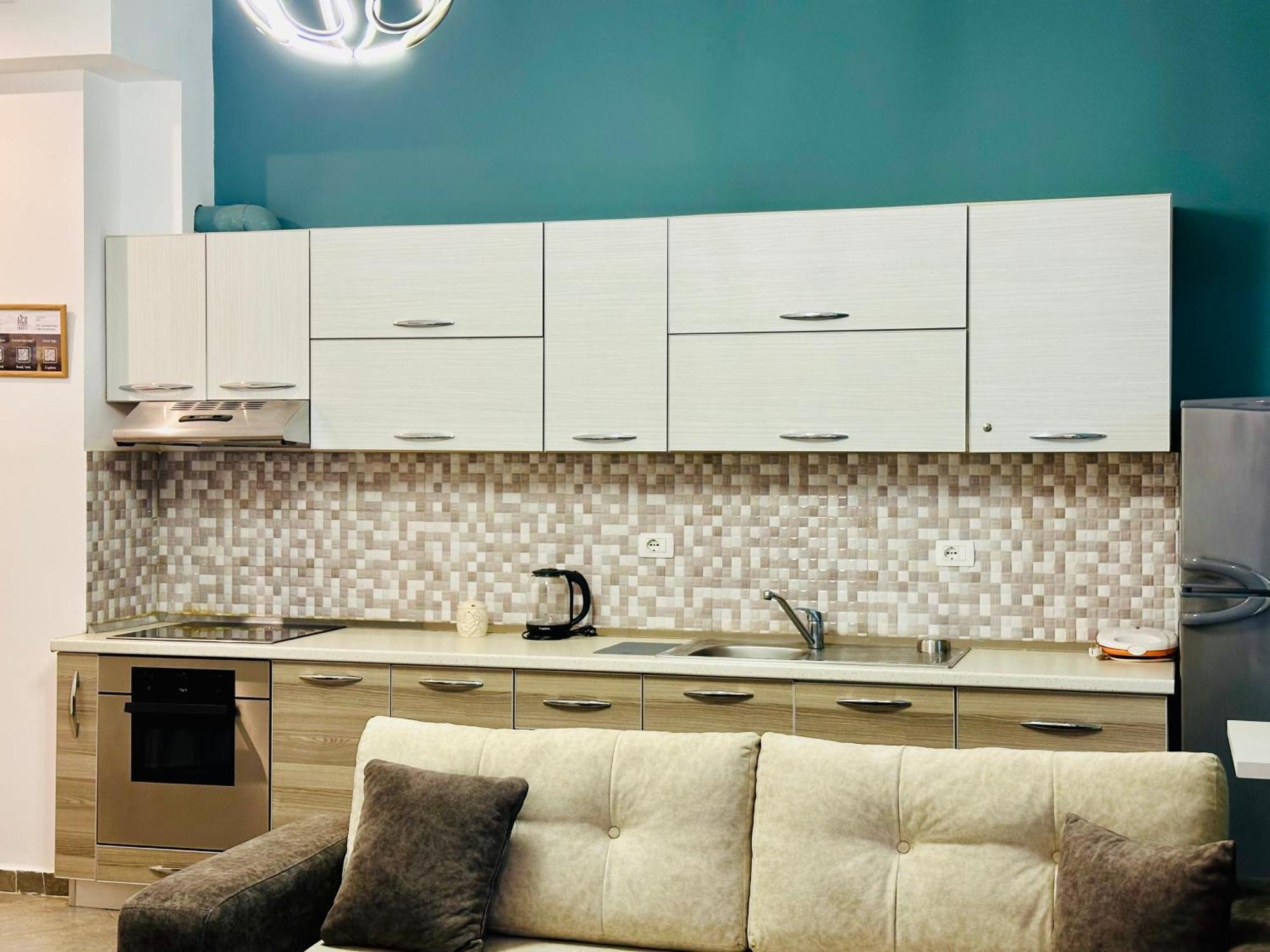 Jico Travel - Erjon Apartments فلورا الغرفة الصورة