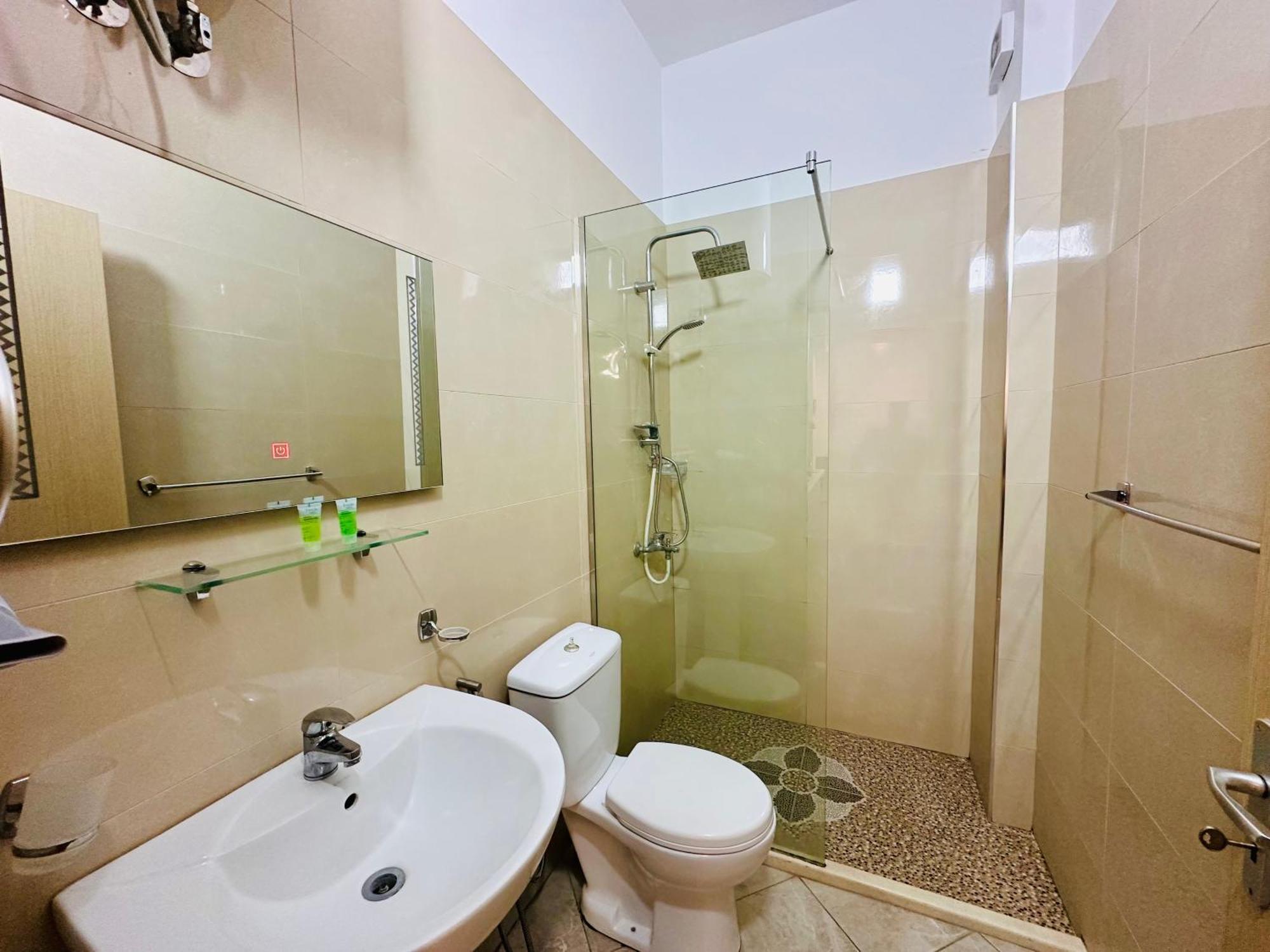 Jico Travel - Erjon Apartments فلورا المظهر الخارجي الصورة