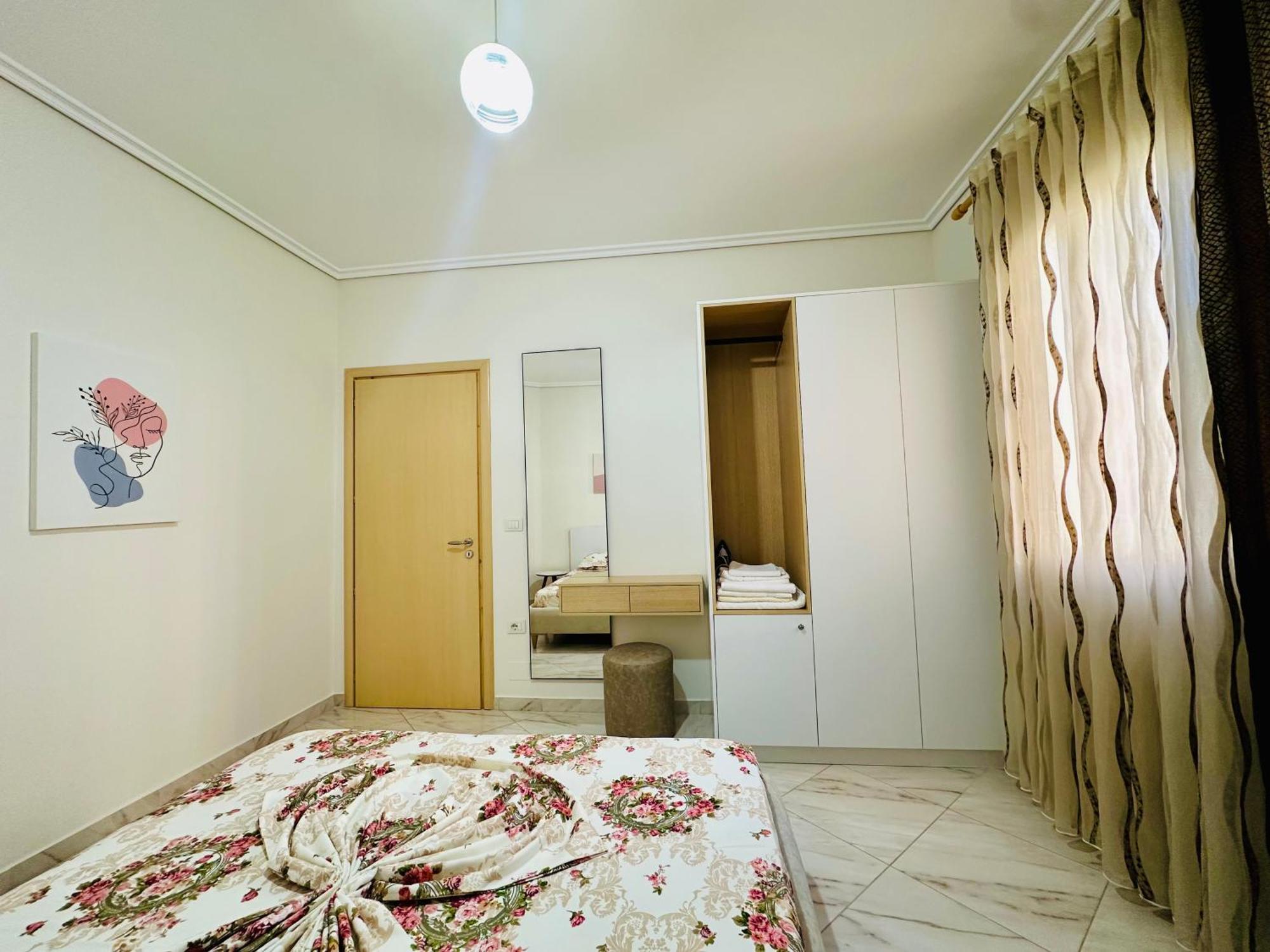 Jico Travel - Erjon Apartments فلورا المظهر الخارجي الصورة