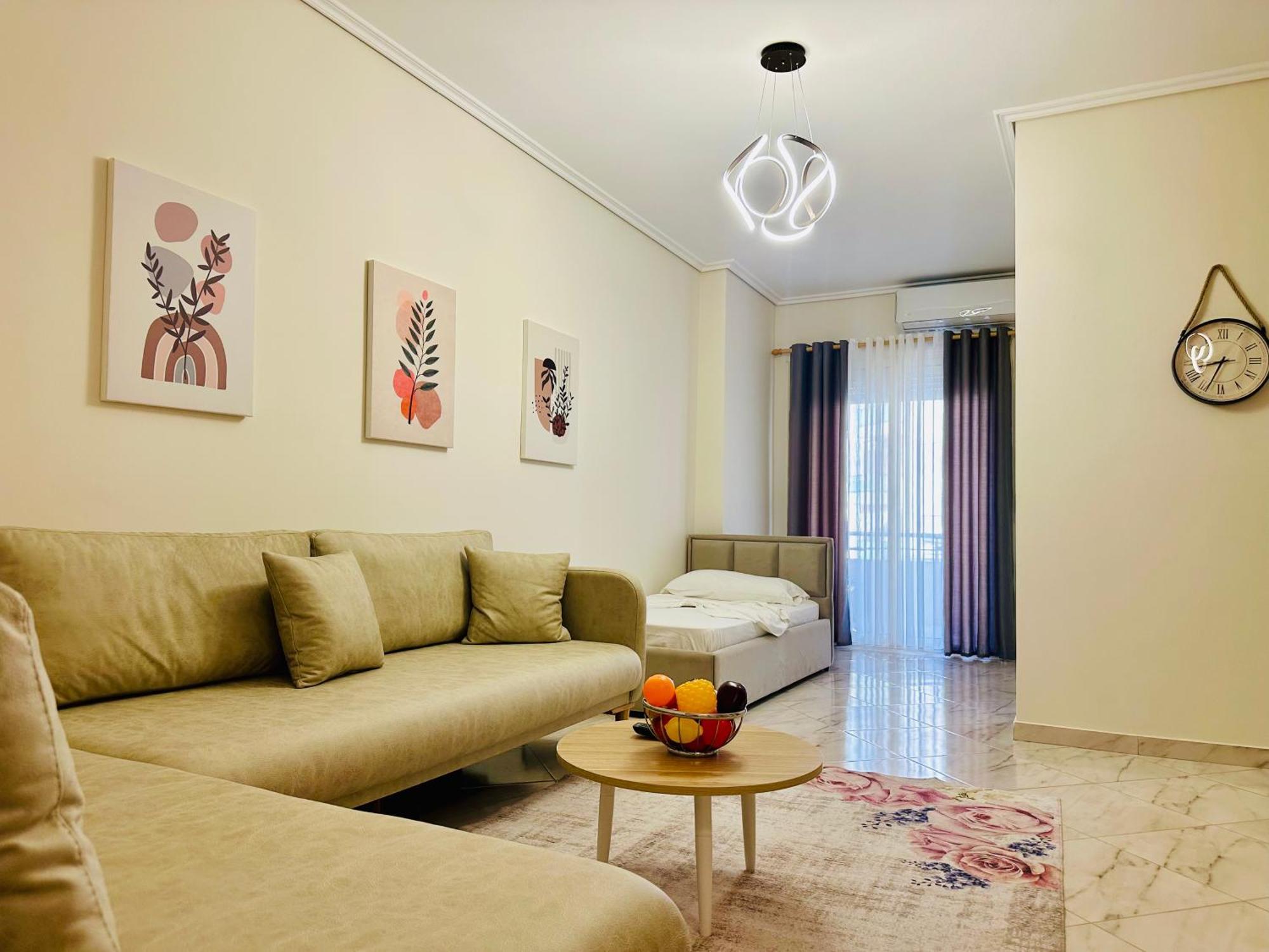 Jico Travel - Erjon Apartments فلورا الغرفة الصورة